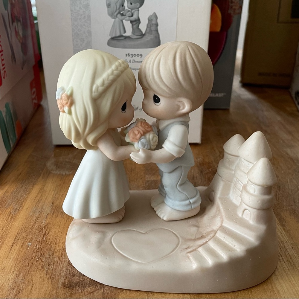 Precious moments figurine “Loving you is a dream come true”
